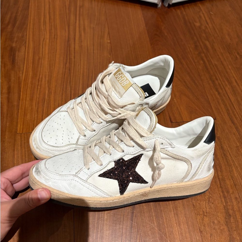 Golden Goose Cream Sneakers with Black Star